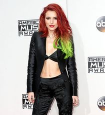 Bella Thorne, 28 лет, США Bella Thorne, 28 лет,